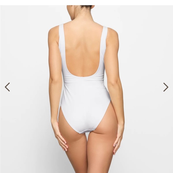 NWT SKIMS MARBLE SHAPING SWIM ONE PIECE - Picture 3 of 6